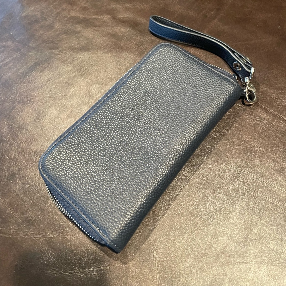 Thirty One wallet with wrist strap